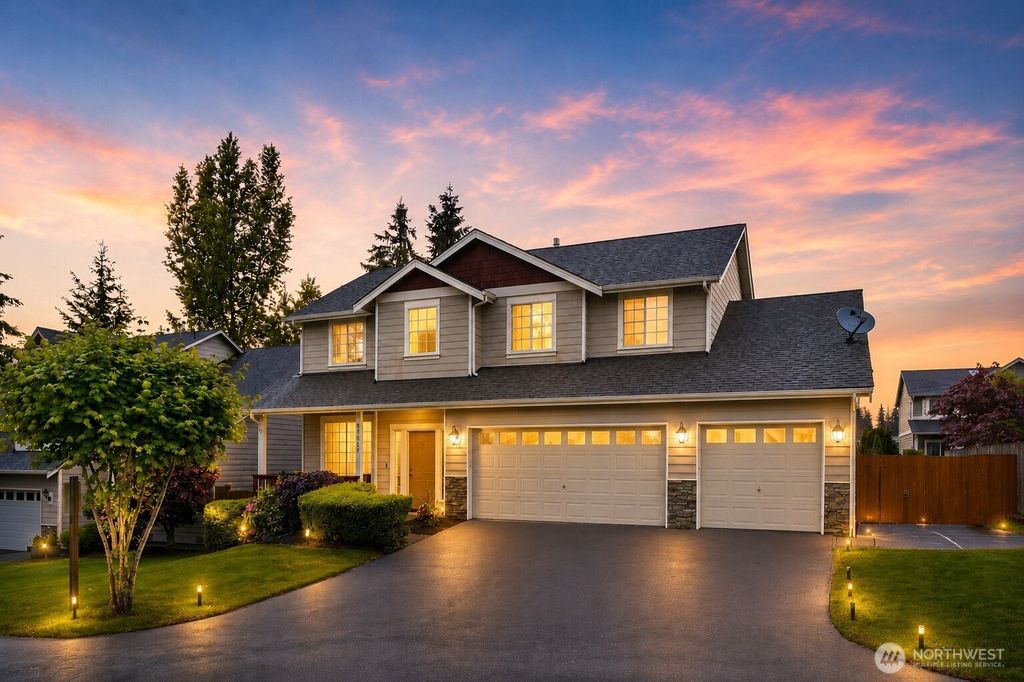 Photo of 17617 44th Avenue W, Lynnwood, WA 98037 (MLS # 2523711)