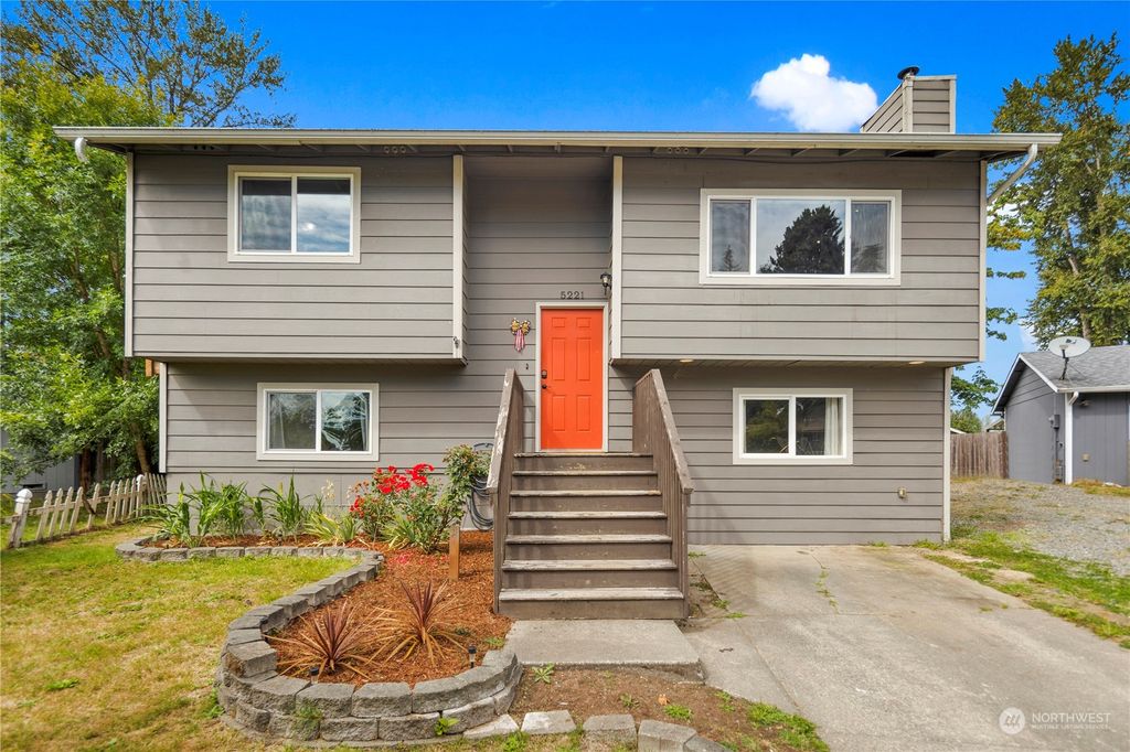 Photo of 5221 144th Place NE, Marysville, WA 98271 (MLS # 2159659)