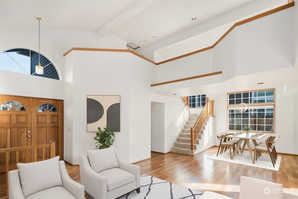 Photo of 24209 SE 39th Street, Sammamish, WA 98029 (MLS # 2320836)