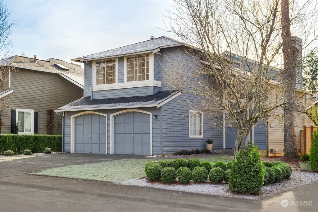 Photo of 24209 SE 39th Street, Sammamish, WA 98029 (MLS # 2320836)