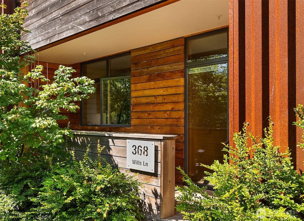 Photo of 368 Wills Lane NW, Bainbridge Island, WA 98110 (MLS # 2561341)