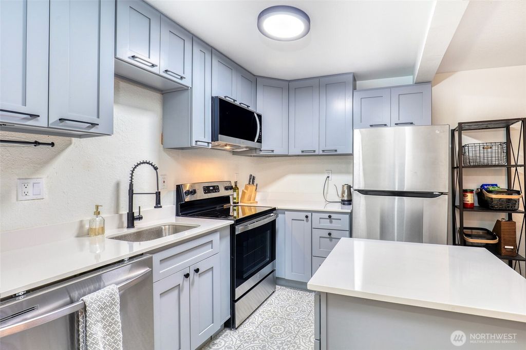 Photo of 7610 Greenwood Avenue N, Seattle, WA 98103 (MLS # 2332545)
