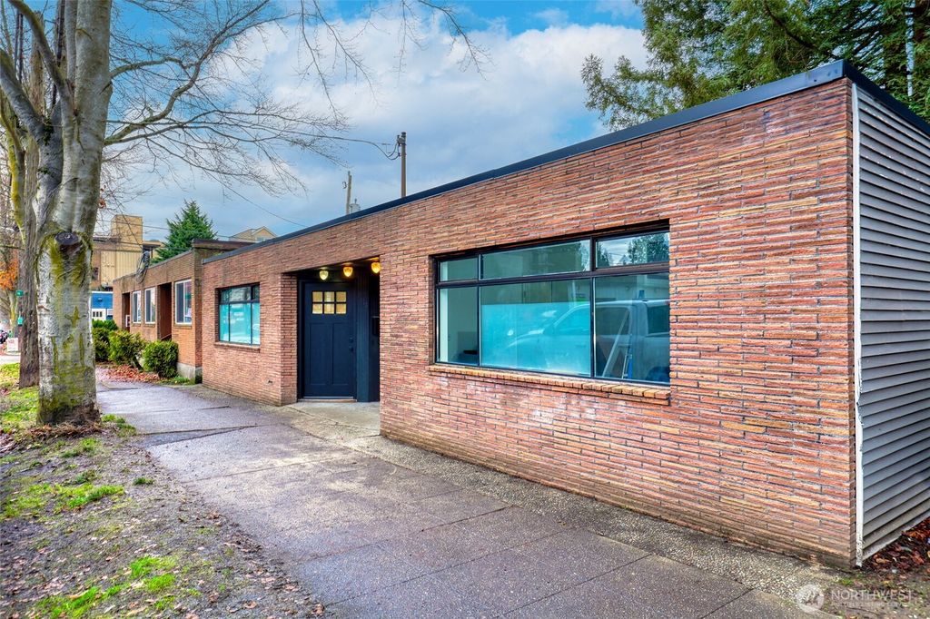 Photo of 7610 Greenwood Avenue N, Seattle, WA 98103 (MLS # 2332545)