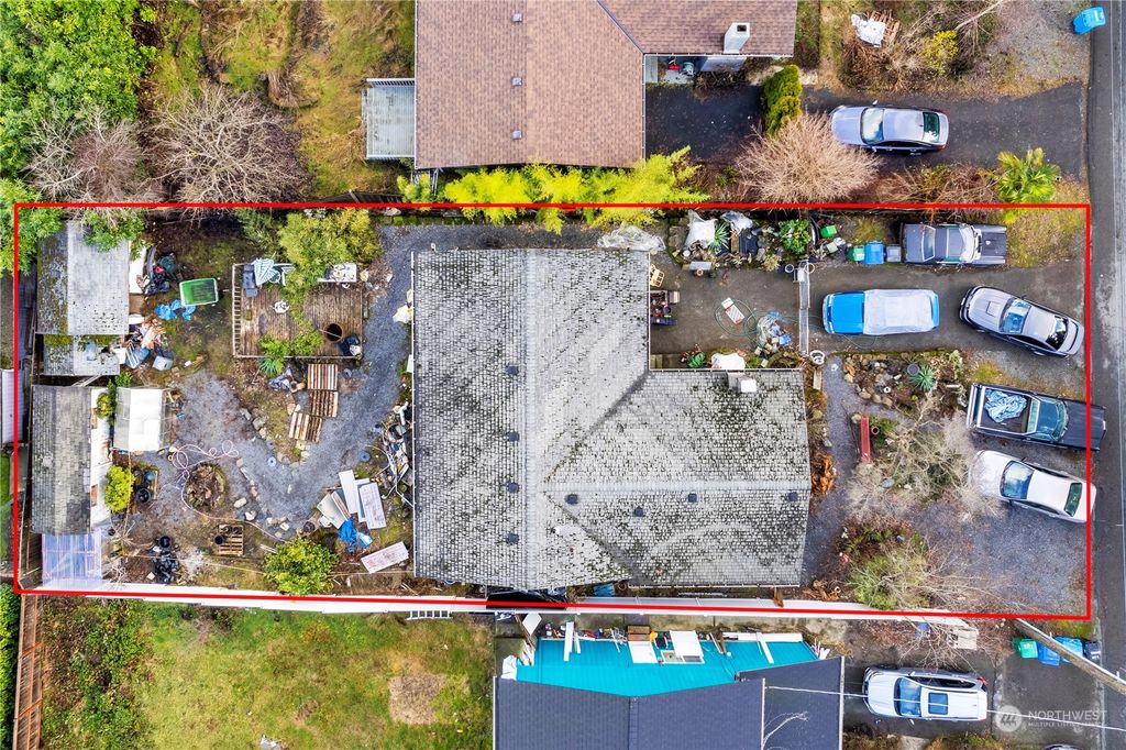 Photo of 1618 NE 189th Street, Shoreline, WA 98155 (MLS # 2028009)