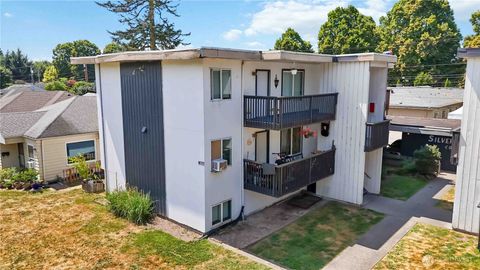 1337 10th Avenue Longview WA 98632