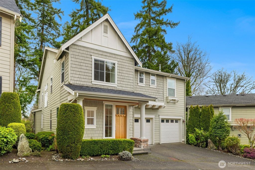 Photo of 1717 100th Avenue NE, Bellevue, WA 98004 (MLS # 2495035)