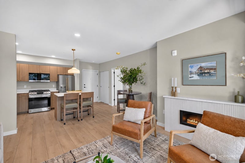 306 Center Street 304