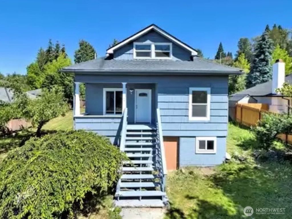 Photo of 112 Kennebeck Avenue S, Kent, WA 98030 (MLS # 2473223)