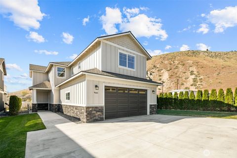 Photo of 9464 Yakima Lane NW, Quincy, WA 98848 (MLS # 2499449)
