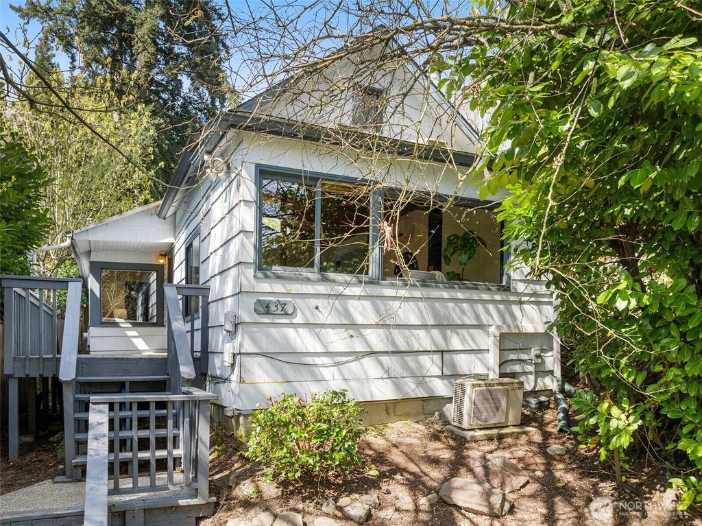 Photo of 437 25th Avenue E, Seattle, WA 98112 (MLS # 2357390)