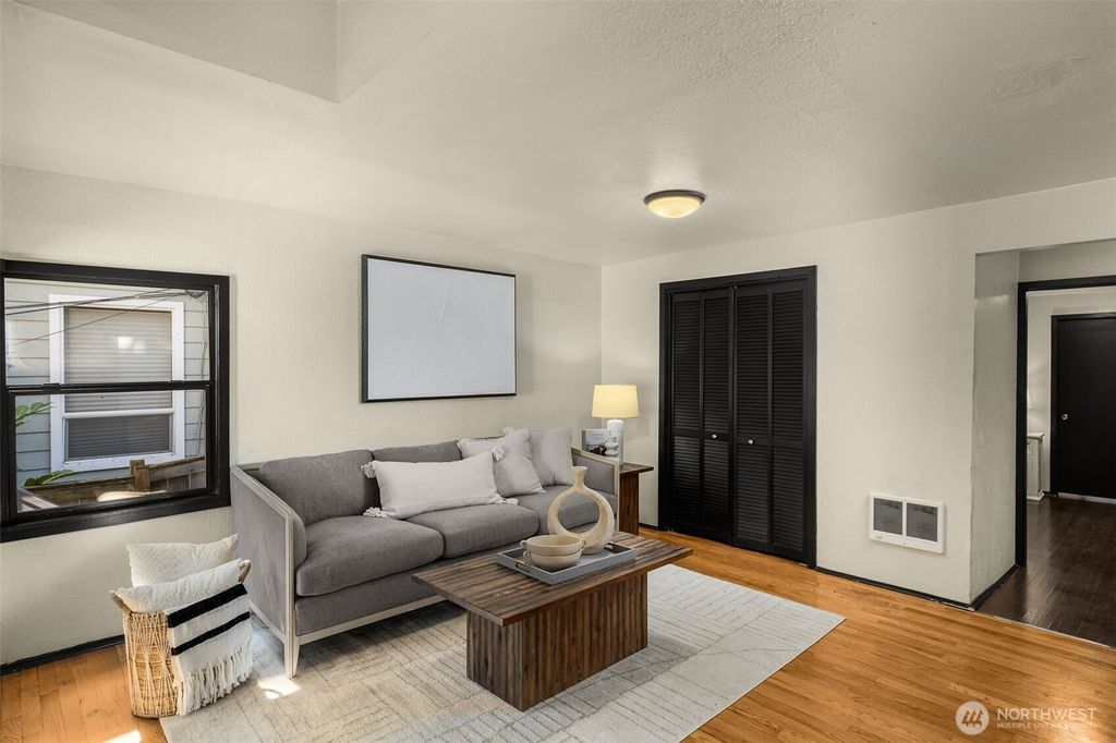 Photo of 437 25th Avenue E, Seattle, WA 98112 (MLS # 2357390)
