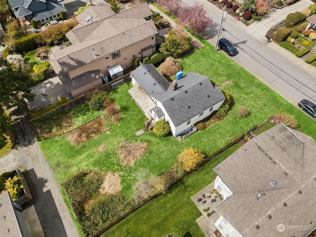 Photo of 123 13th Avenue, Kirkland, WA 98033 (MLS # 2056121)