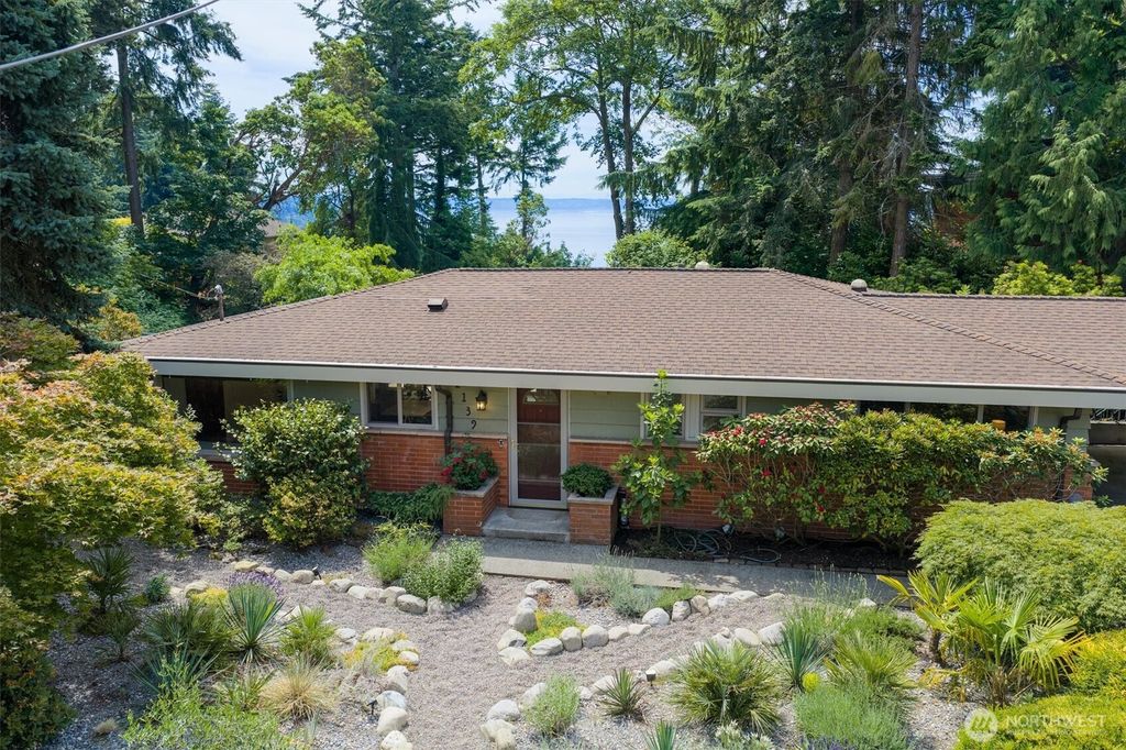 Photo of 2139 SW 170th Street, Normandy Park, WA 98166 (MLS # 2540962)
