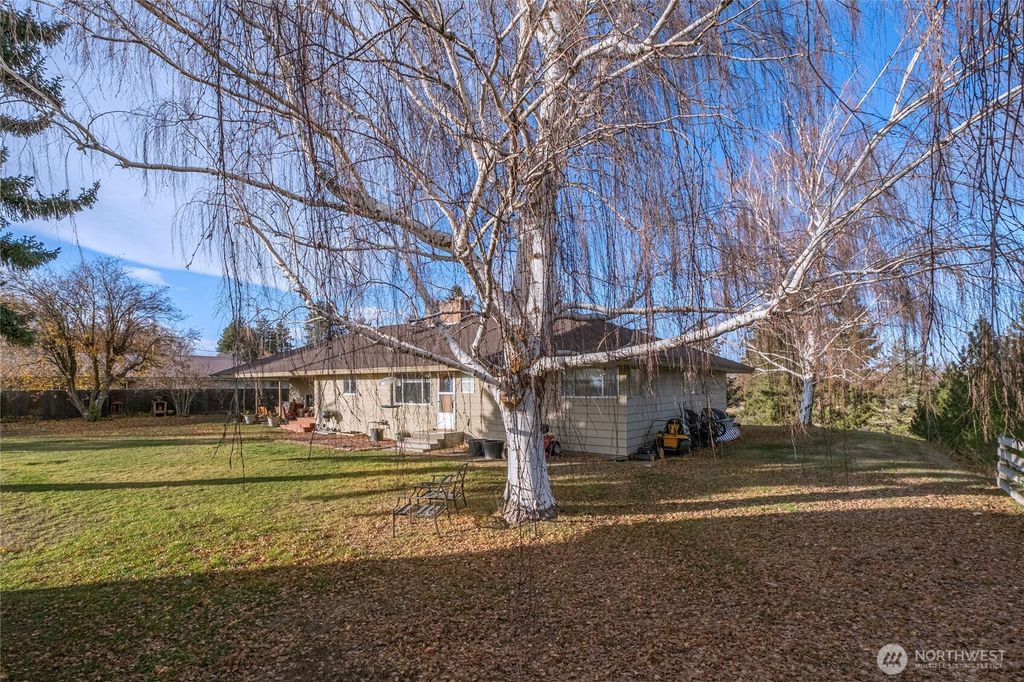 Photo of 712 E Birch St, Waterville, WA 98858 (MLS # 2457543)