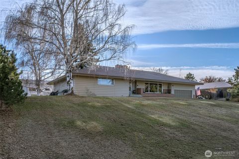 Photo of 712 E Birch St, Waterville, WA 98858 (MLS # 2457543)