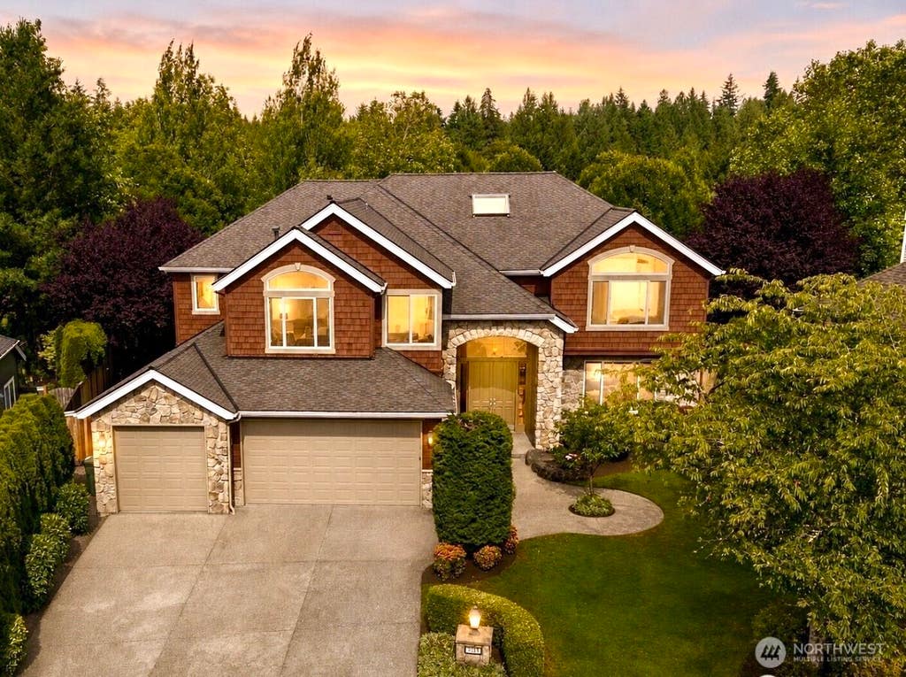 Photo of 3054 205th Court NE, Sammamish, WA 98074 (MLS # 2556847)