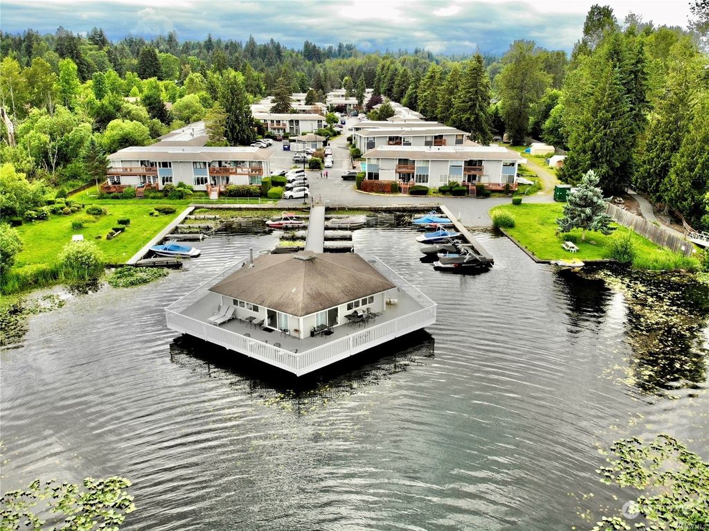 Photo of 17309 NE 45th Street #140, Redmond, WA 98052 (MLS # 2000568)