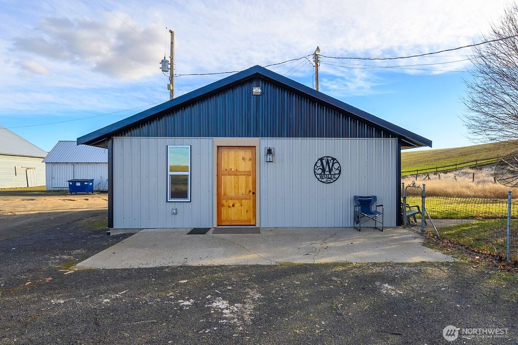 Photo of 32244 Mohler Road E, Mohler, WA 99154 (MLS # 2486108)