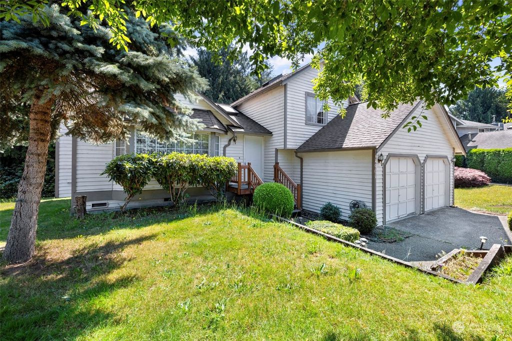 Photo of 14901 8th Place W, Lynnwood, WA 98087 (MLS # 2278819)