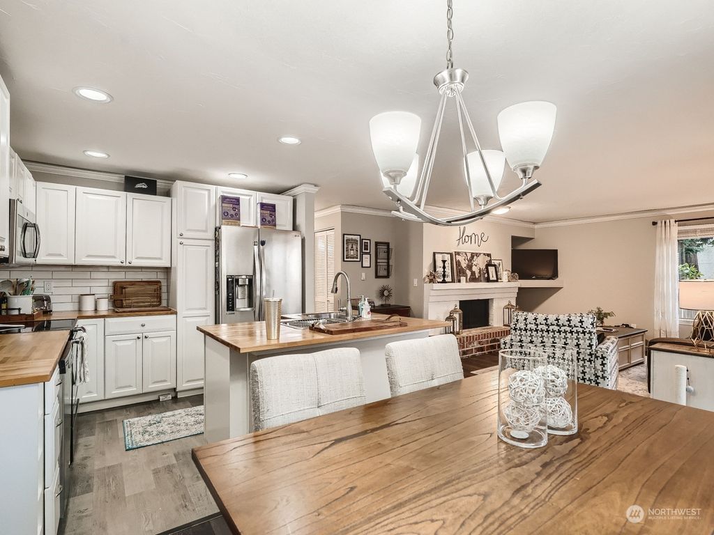 Photo of 1006 S 312th Street #211, Federal Way, WA 98003 (MLS # 2031919)