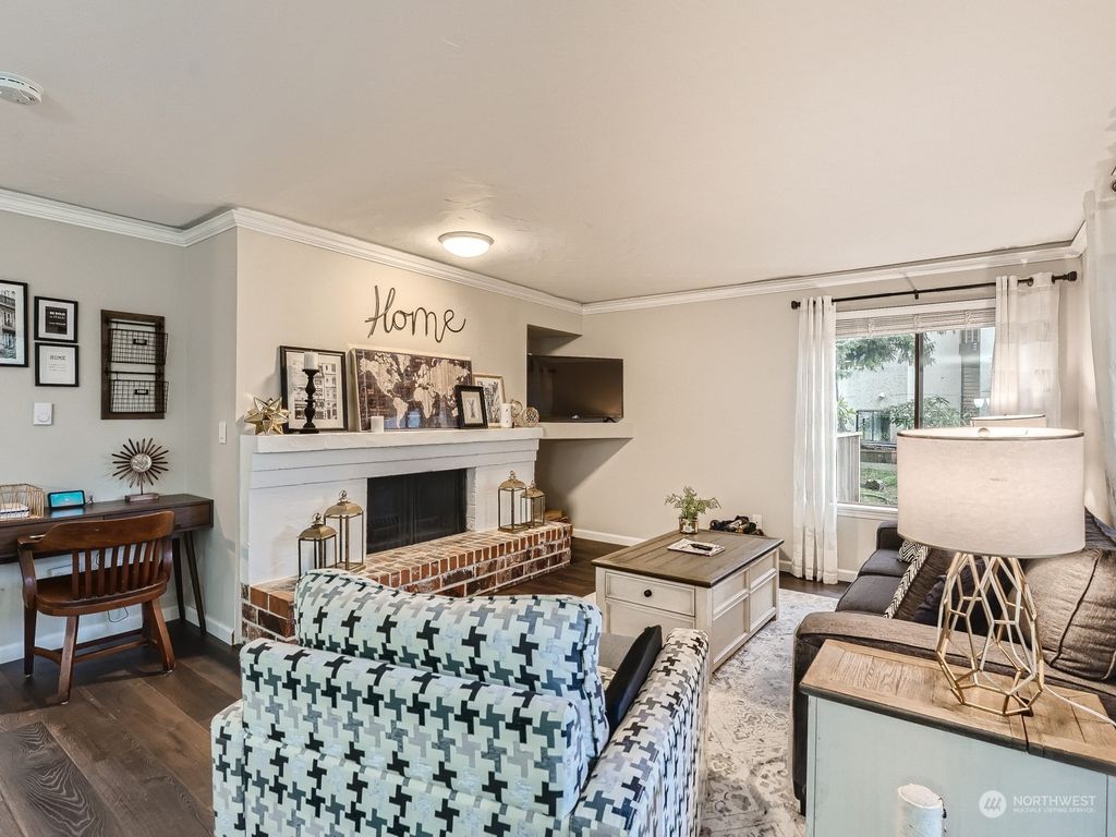 Photo of 1006 S 312th Street #211, Federal Way, WA 98003 (MLS # 2031919)