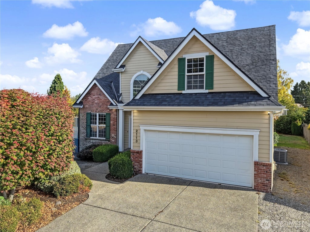 Photo of 2113 12th Avenue NW, Puyallup, WA 98371 (MLS # 2588058)