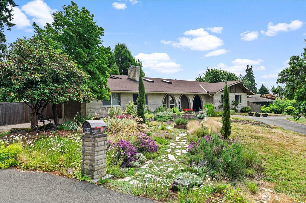 Photo of 17609 15th Place W, Lynnwood, WA 98037 (MLS # 2394163)