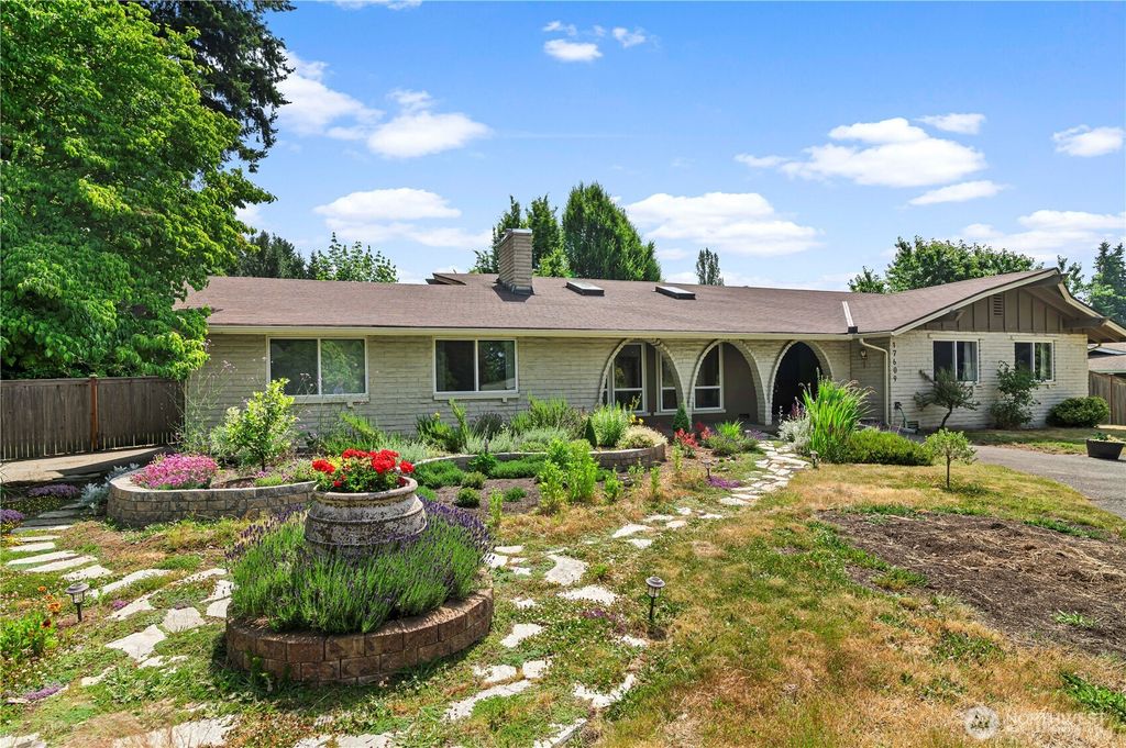 Photo of 17609 15th Place W, Lynnwood, WA 98037 (MLS # 2394163)