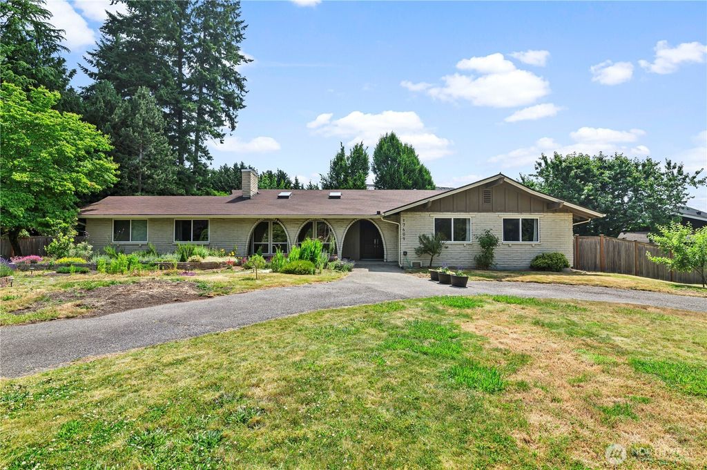Photo of 17609 15th Place W, Lynnwood, WA 98037 (MLS # 2394163)