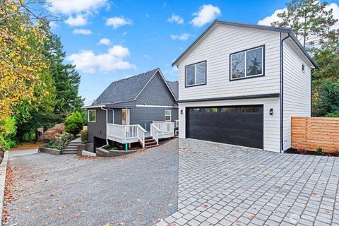 10813 24th Avenue NE Seattle WA 98125