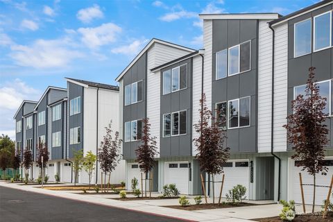 Photo of 1518 Hollow Dale Place #D, Everett, WA 98204 (MLS # 2417880)