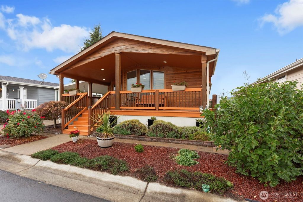 Photo of 3611 I Street NE #424, Auburn, WA 98002 (MLS # 2440538)