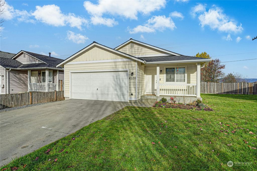 Photo of 4509 151st Place NE, Marysville, WA 98271 (MLS # 2182441)