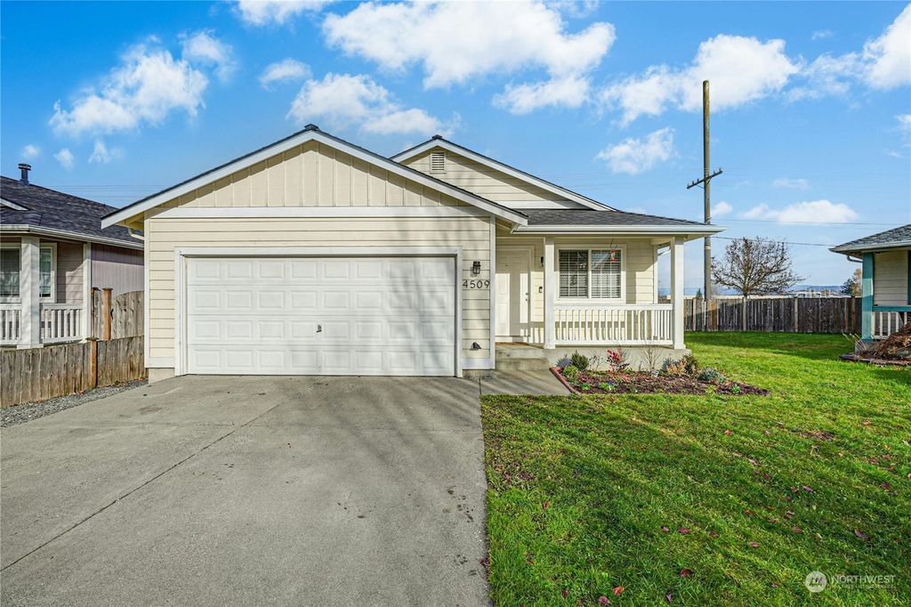 Photo of 4509 151st Place NE, Marysville, WA 98271 (MLS # 2182441)