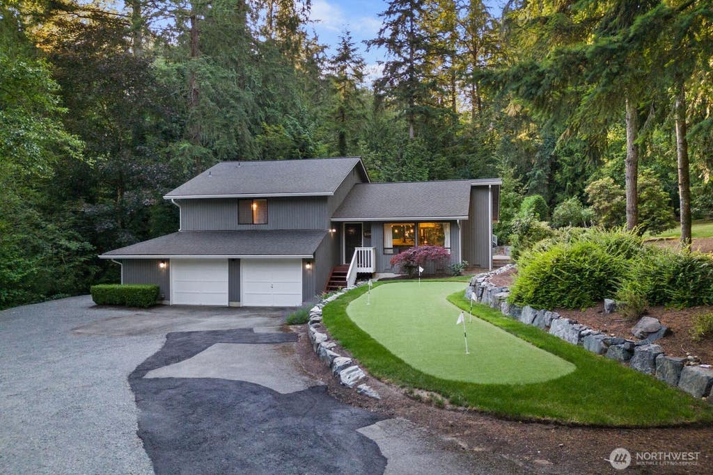 Photo of 12816 184th Drive SE, Snohomish, WA 98290 (MLS # 2538886)