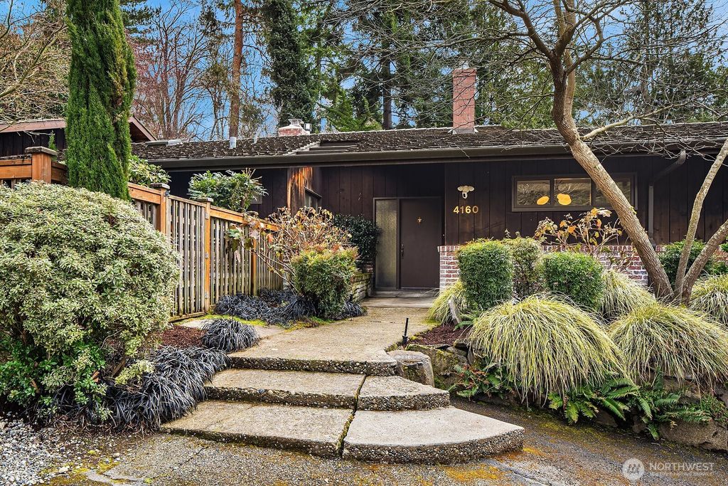 Photo of 4160 Boulevard Place, Mercer Island, WA 98040 (MLS # 2345730)