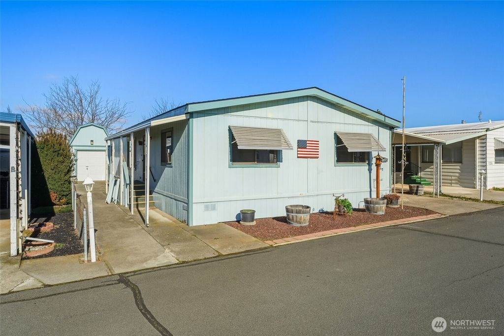 Photo of 1328 Samuel Dr, Walla Walla, WA 99324 (MLS # 2481257)