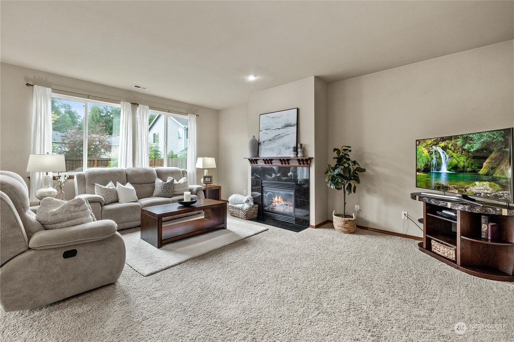 Photo of 26825 225th Avenue SE, Maple Valley, WA 98038 (MLS # 2127373)