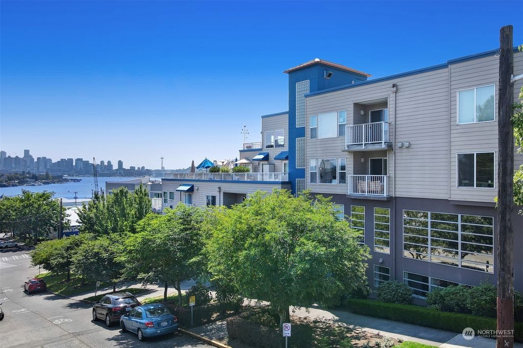 Photo of 3919 Latona Avenue NE #304, Seattle, WA 98105 (MLS # 2275804)