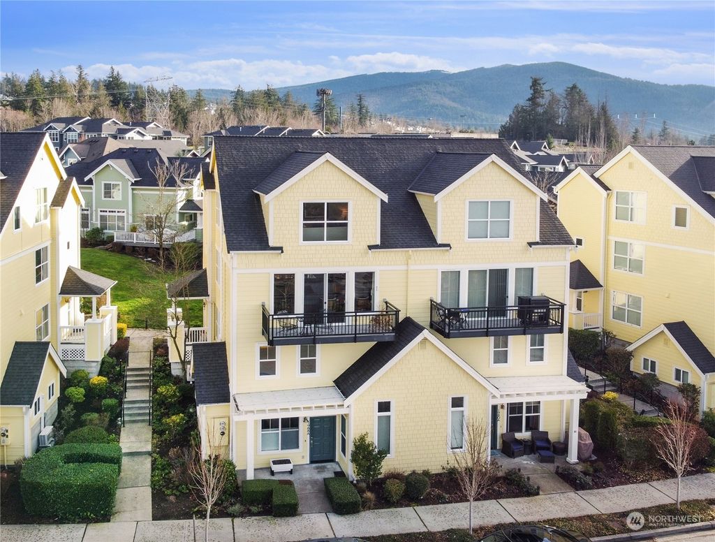 Photo of 1988 B 18th Avenue NE, Issaquah, WA 98029 (MLS # 2173577)