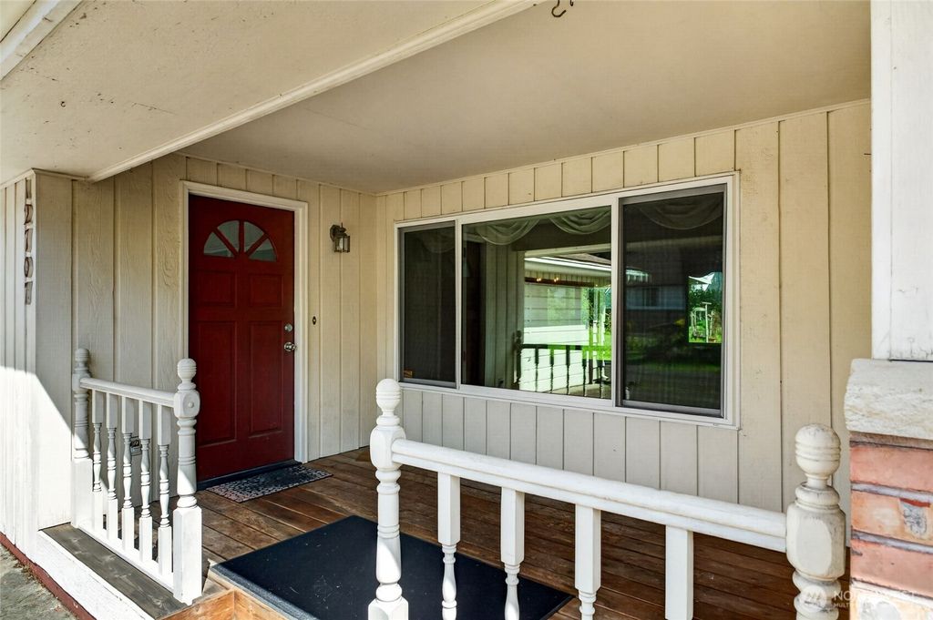 Photo of 12707 78th Avenue E, Puyallup, WA 98373 (MLS # 2509735)