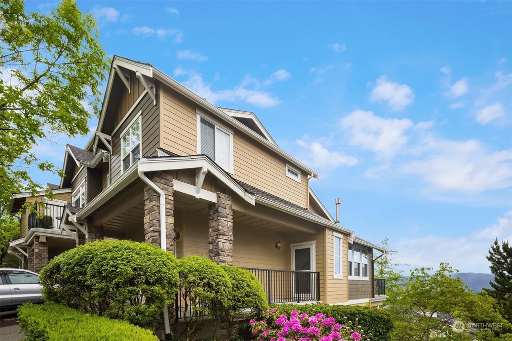Photo of 1865 16th Lane NE, Issaquah, WA 98029 (MLS # 2233863)