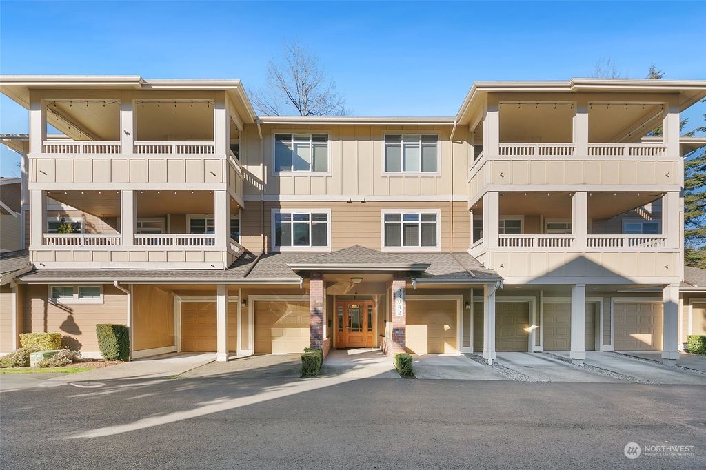 Photo of 23932 NE 115th Lane #204, Redmond, WA 98053 (MLS # 2327149)