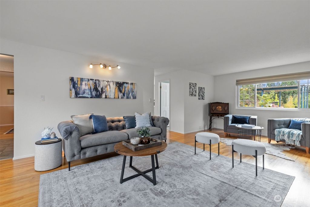 Photo of 915 144th Place SE, Bellevue, WA 98007 (MLS # 2276708)