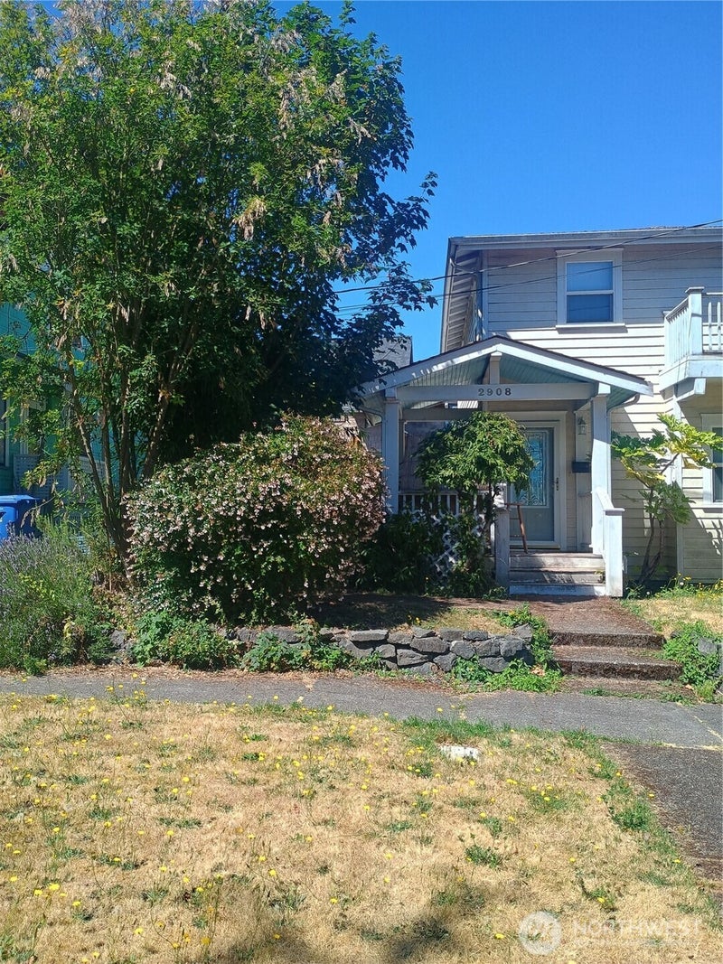 2908 N Lawrence Street