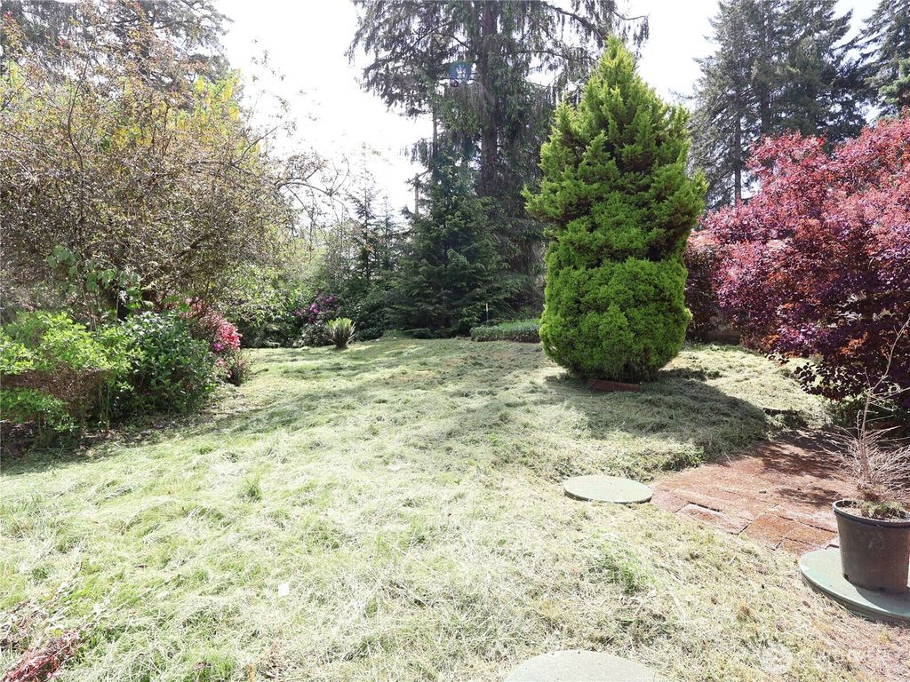 Photo of 209 Fairway Drive, Aberdeen, WA 98520 (MLS # 2530769)