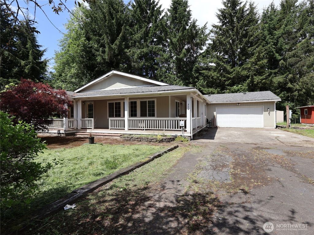 Photo of 209 Fairway Drive, Aberdeen, WA 98520 (MLS # 2530769)