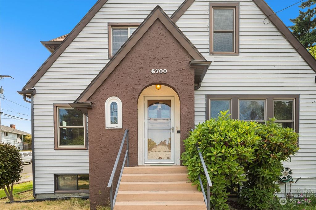 Photo of 6700 Holly Place SW, Seattle, WA 98136 (MLS # 2125359)