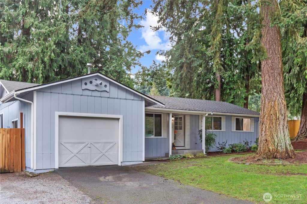 Photo of 203 S 357th Street, Federal Way, WA 98003 (MLS # 2475423)