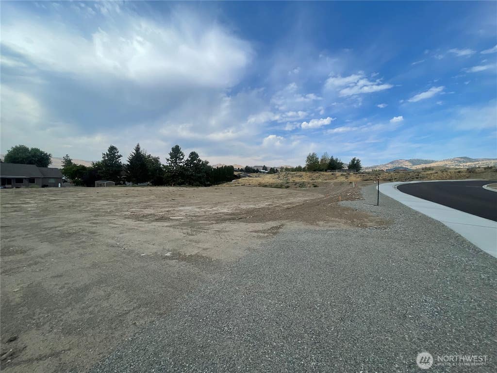 Photo of 15 Parks Drive Pl, Okanogan, WA 98840 (MLS # 2570449)